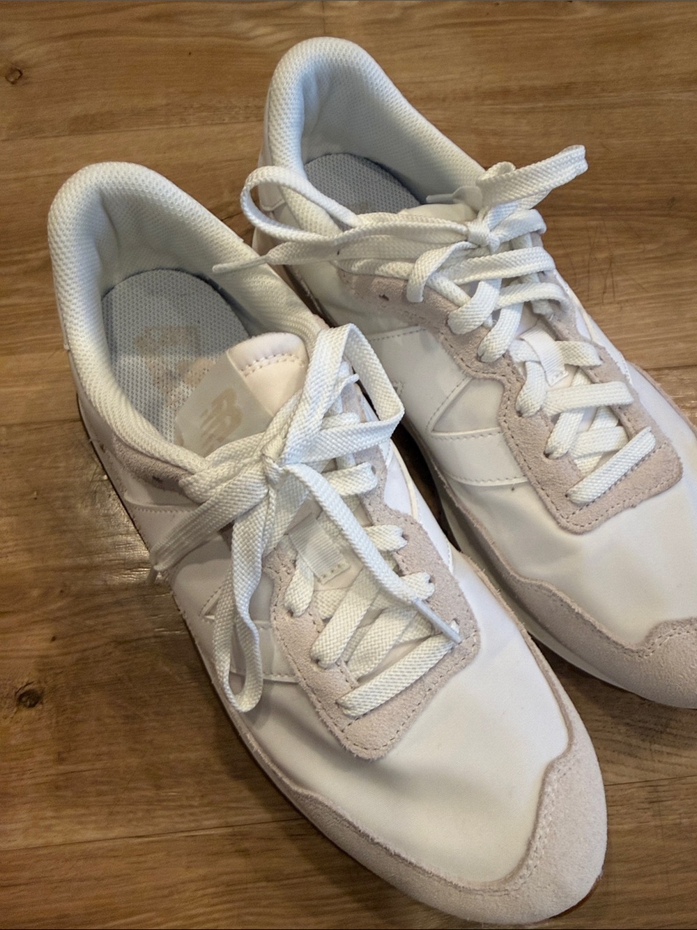 Men’s New Balance Sneaker - Picture 4 of 11